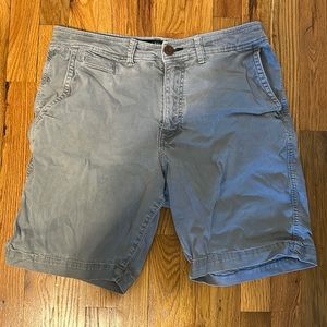 Mens 33 waist American Eagle Chino shorts